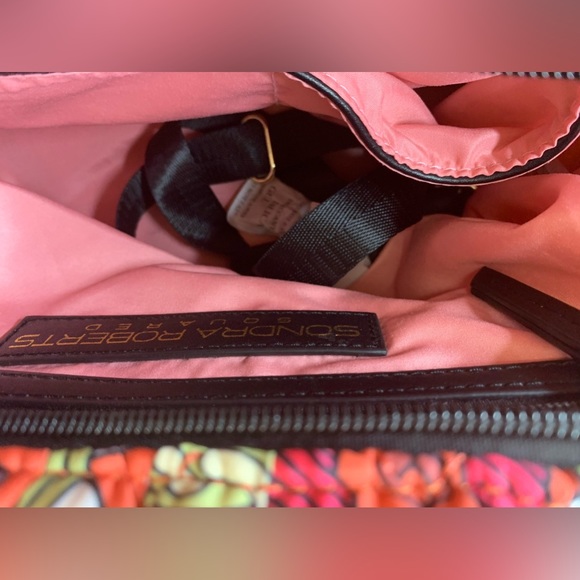 Sondra Roberts Women’s Large Squared Red Handbag - Picture 7 of 15